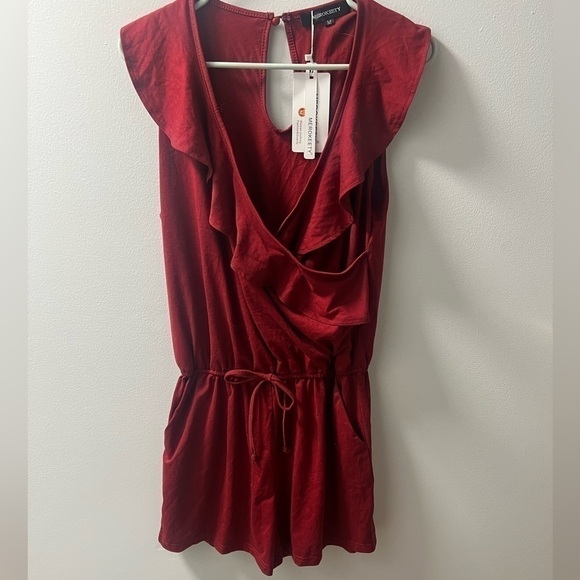 Merokeety Red Romper, drop waist with adjustable draw string & functional pocket - Picture 4 of 4